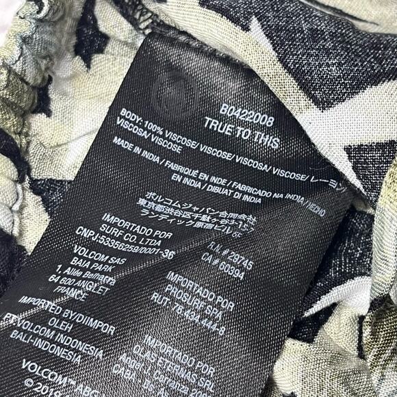 VOLCOM Coco smocked Jack’s Surfboard crop Cami top new - Picture 9 of 9